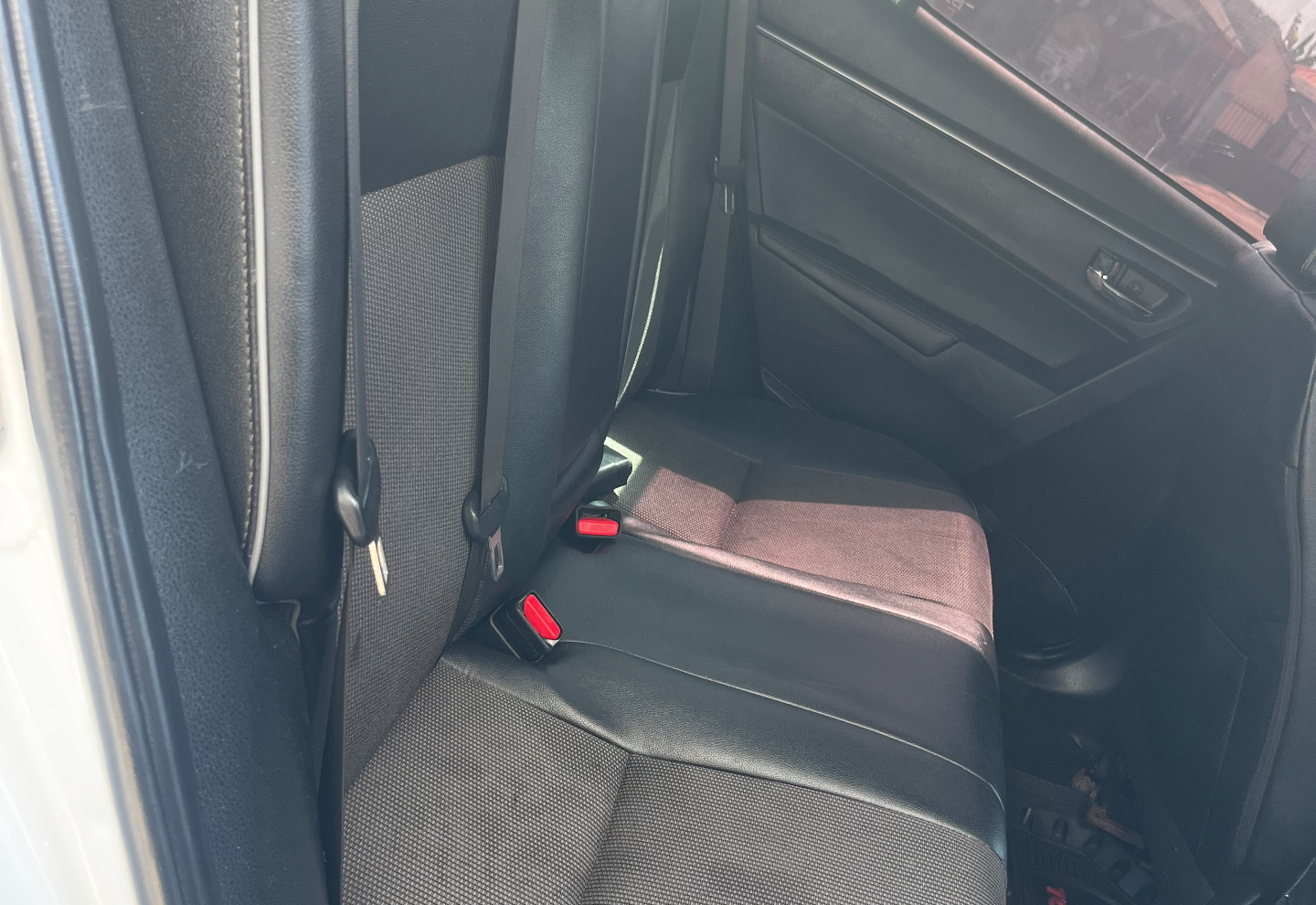 Toyota Corolla — view photo 4