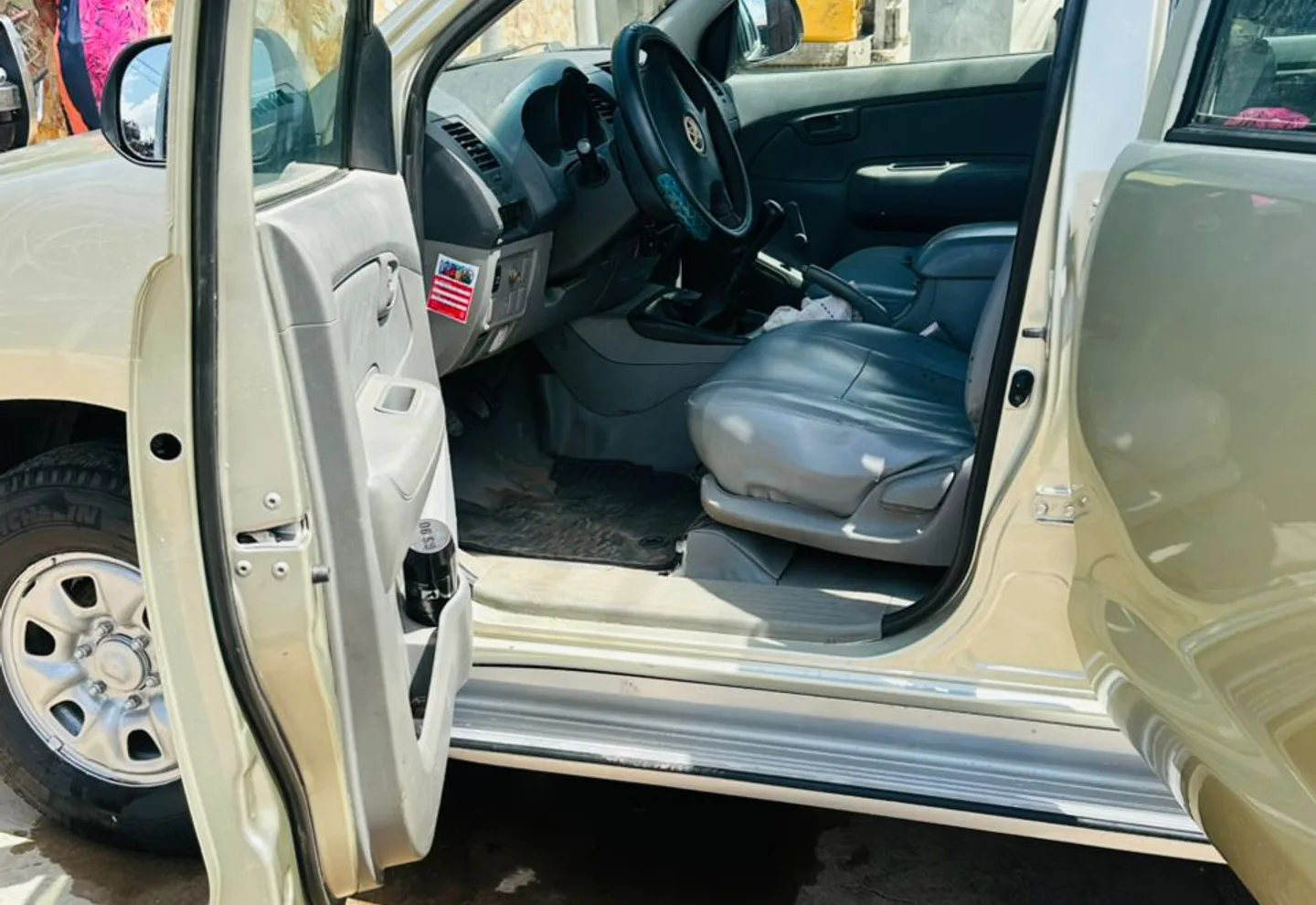 Toyota Hilux — view photo 2