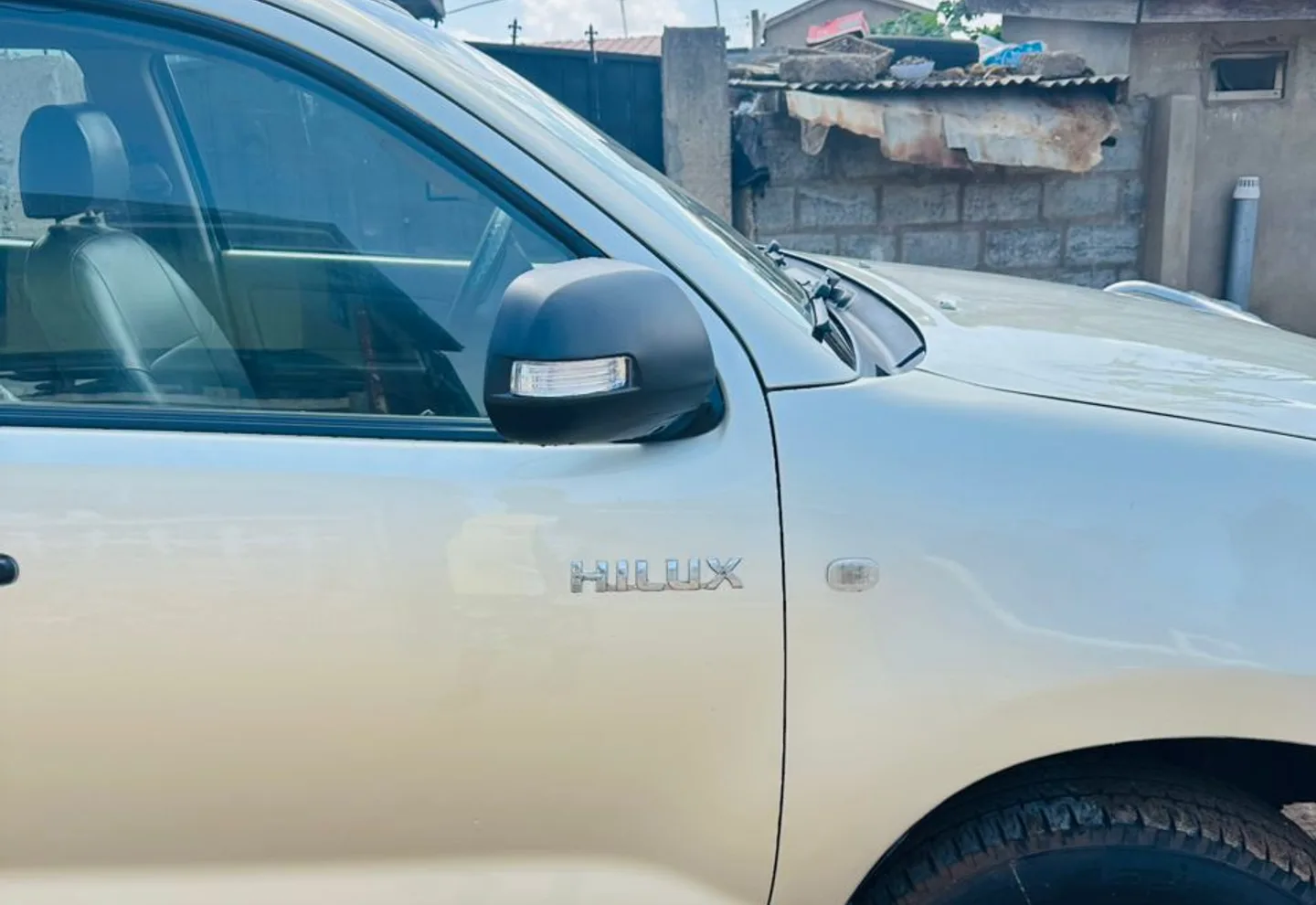 Toyota Hilux — view photo 4