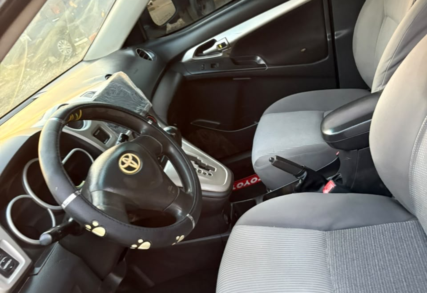 Toyota Matrix — view photo 2